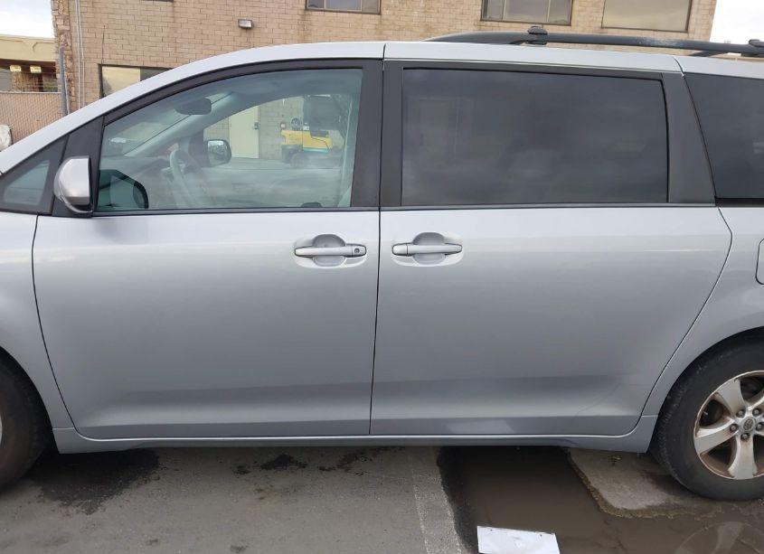 Photo 14 of 2013 Toyota Sienna LE V6 8 PASSENGER (VIN 5TDKK3DC8DS400528)