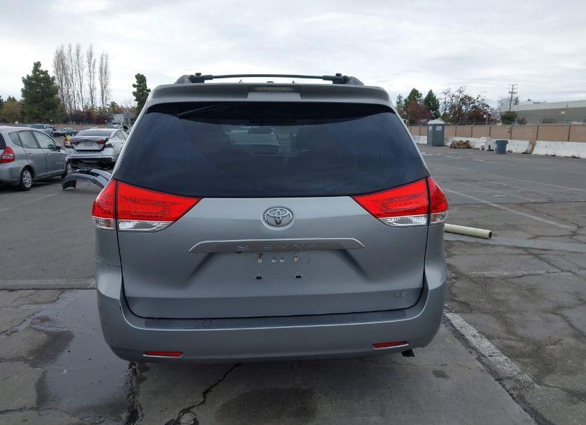 Photo 16 of 2013 Toyota Sienna LE V6 8 PASSENGER (VIN 5TDKK3DC8DS400528)