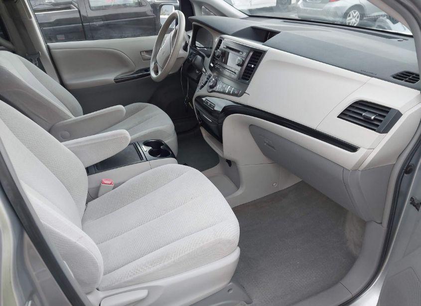 Photo 5 of 2013 Toyota Sienna LE V6 8 PASSENGER (VIN 5TDKK3DC8DS400528)