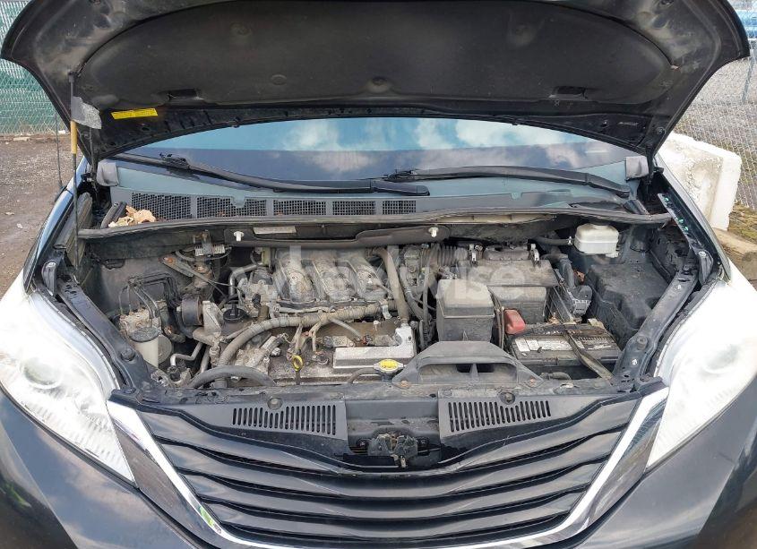 Photo 10 of 2013 Toyota Sienna LE V6 8 PASSENGER (VIN 5TDKK3DC8DS401419)