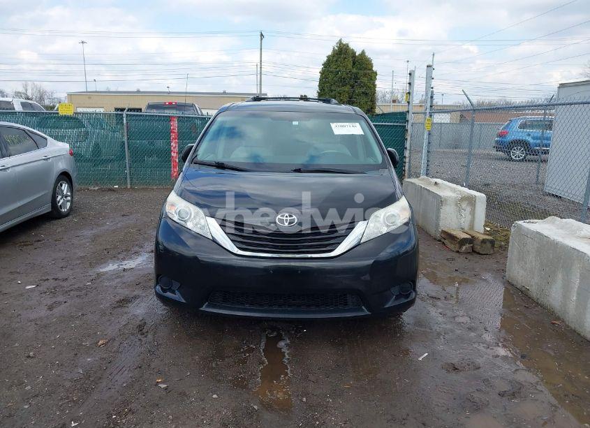 Photo 12 of 2013 Toyota Sienna LE V6 8 PASSENGER (VIN 5TDKK3DC8DS401419)