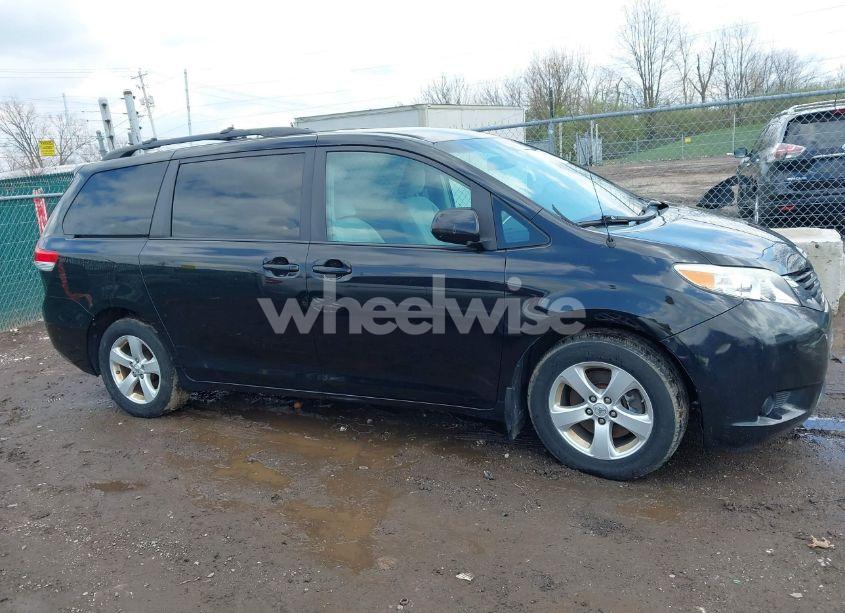 Photo 13 of 2013 Toyota Sienna LE V6 8 PASSENGER (VIN 5TDKK3DC8DS401419)