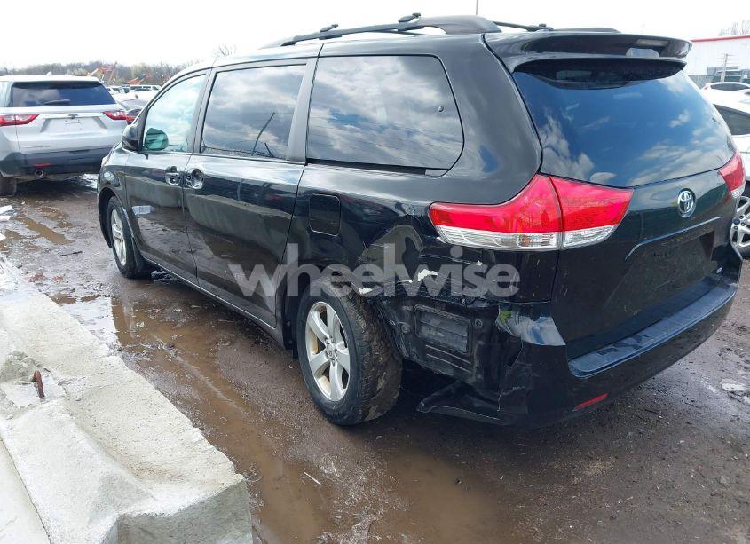 Photo 3 of 2013 Toyota Sienna LE V6 8 PASSENGER (VIN 5TDKK3DC8DS401419)