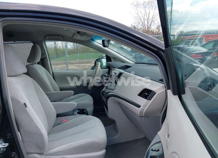 Photo 5 of 2013 Toyota Sienna LE V6 8 PASSENGER (VIN 5TDKK3DC8DS401419)