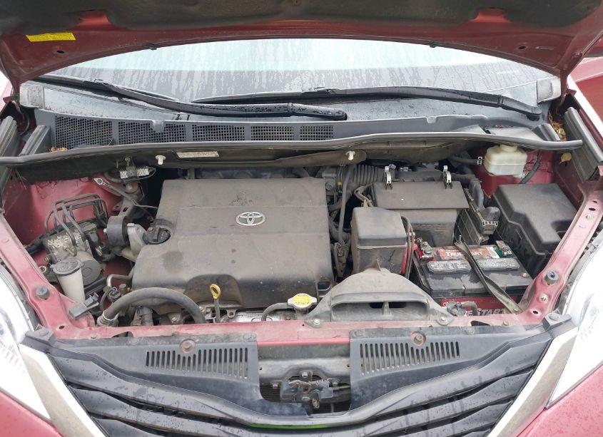 Photo 10 of 2014 Toyota Sienna LE V6 8 PASSENGER (VIN 5TDKK3DC8ES414429)