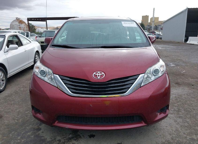 Photo 13 of 2014 Toyota Sienna LE V6 8 PASSENGER (VIN 5TDKK3DC8ES414429)