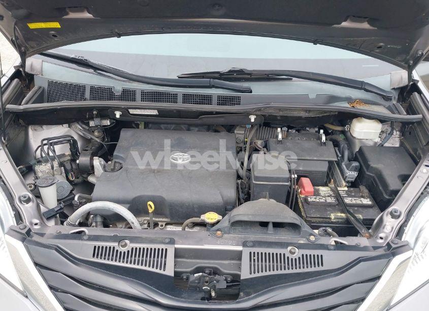 Photo 10 of 2014 Toyota Sienna LE V6 8 PASSENGER (VIN 5TDKK3DC8ES422689)