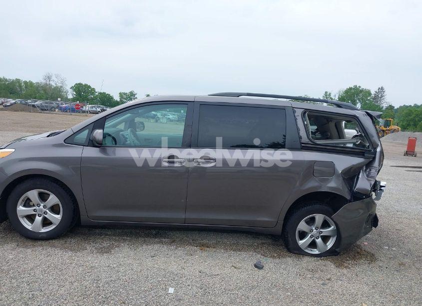 Photo 14 of 2014 Toyota Sienna LE V6 8 PASSENGER (VIN 5TDKK3DC8ES422689)
