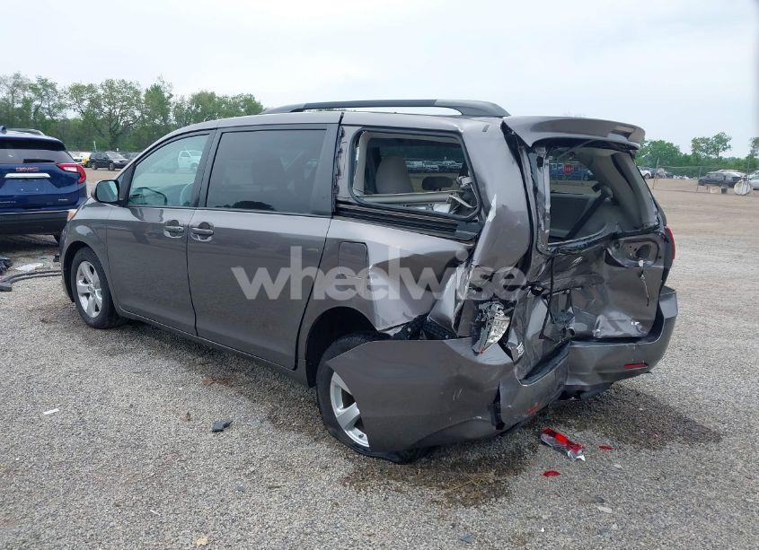 Photo 3 of 2014 Toyota Sienna LE V6 8 PASSENGER (VIN 5TDKK3DC8ES422689)