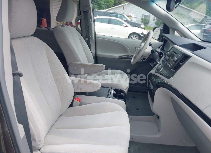 Photo 5 of 2014 Toyota Sienna LE V6 8 PASSENGER (VIN 5TDKK3DC8ES422689)