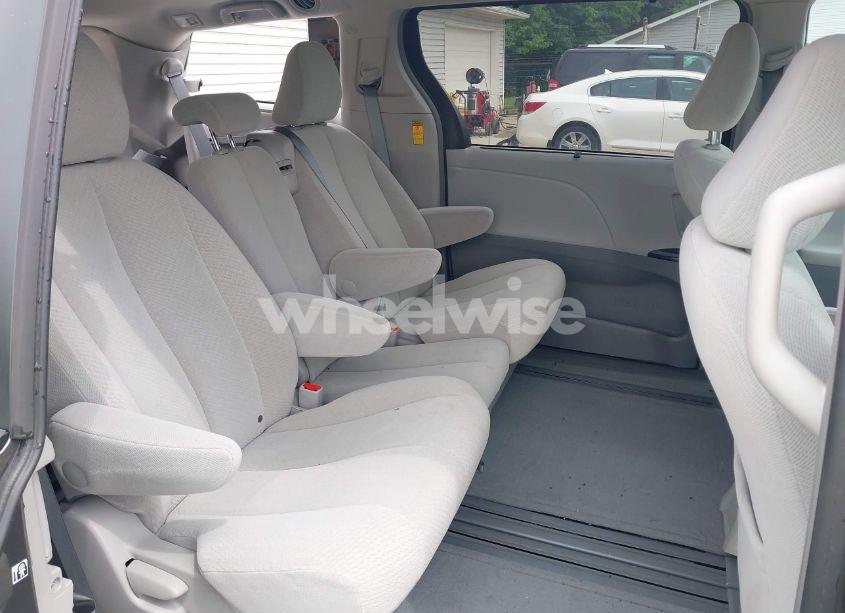 Photo 8 of 2014 Toyota Sienna LE V6 8 PASSENGER (VIN 5TDKK3DC8ES422689)