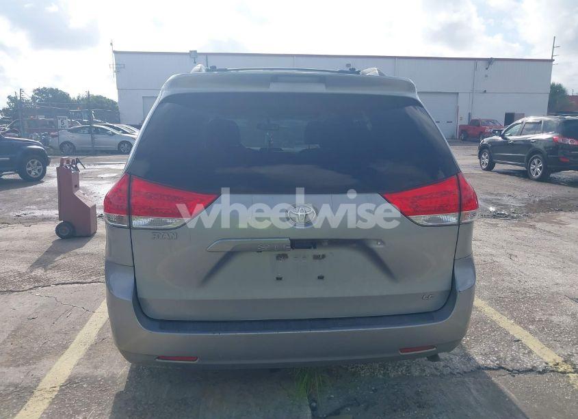 Photo 16 of 2014 Toyota Sienna LE V6 8 PASSENGER (VIN 5TDKK3DC8ES448581)