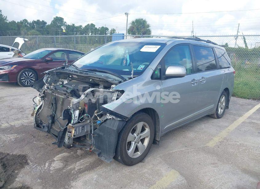 Photo 2 of 2014 Toyota Sienna LE V6 8 PASSENGER (VIN 5TDKK3DC8ES448581)