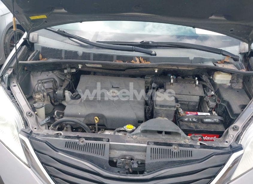 Photo 10 of 2014 Toyota Sienna LE V6 8 PASSENGER (VIN 5TDKK3DC8ES516801)