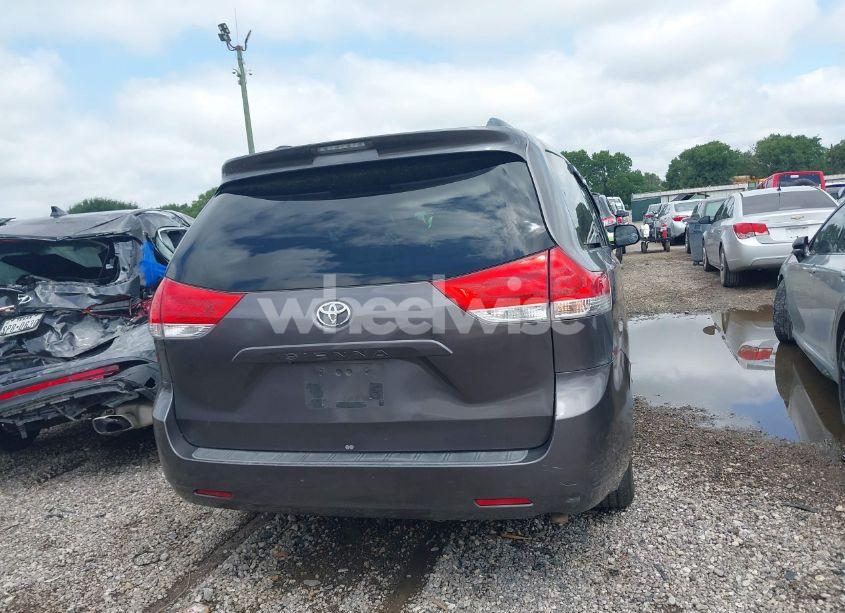 Photo 16 of 2014 Toyota Sienna LE V6 8 PASSENGER (VIN 5TDKK3DC8ES516801)