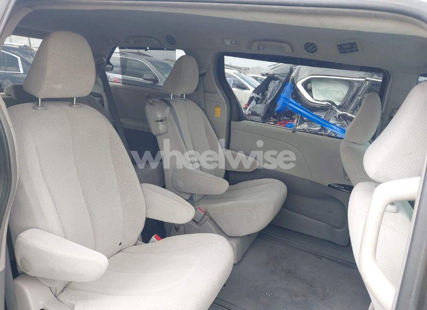 Photo 8 of 2014 Toyota Sienna LE V6 8 PASSENGER (VIN 5TDKK3DC8ES516801)