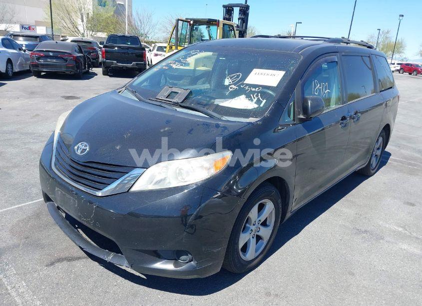Photo 2 of 2015 Toyota Sienna LE 8 PASSENGER (VIN 5TDKK3DC8FS533728)