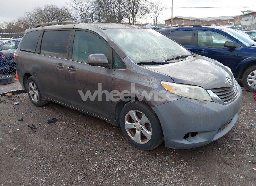 2015 Toyota Sienna LE 8 PASSENGER (VIN 5TDKK3DC8FS583786) main photo