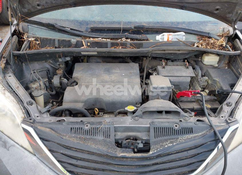 Photo 10 of 2015 Toyota Sienna LE 8 PASSENGER (VIN 5TDKK3DC8FS583786)