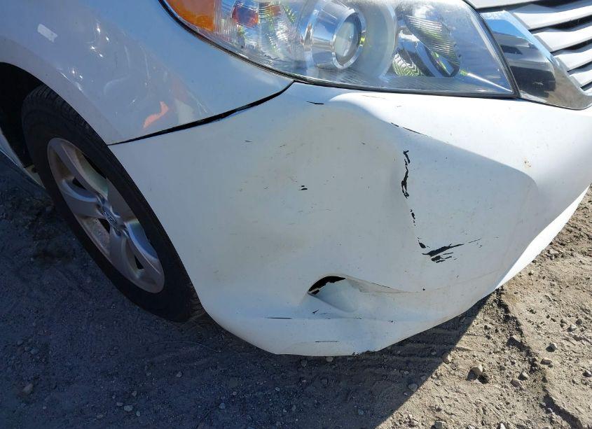 Photo 18 of 2015 Toyota Sienna LE 8 PASSENGER (VIN 5TDKK3DC8FS591726)