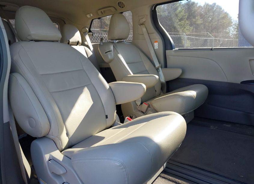 Photo 8 of 2015 Toyota Sienna LE 8 PASSENGER (VIN 5TDKK3DC8FS591726)