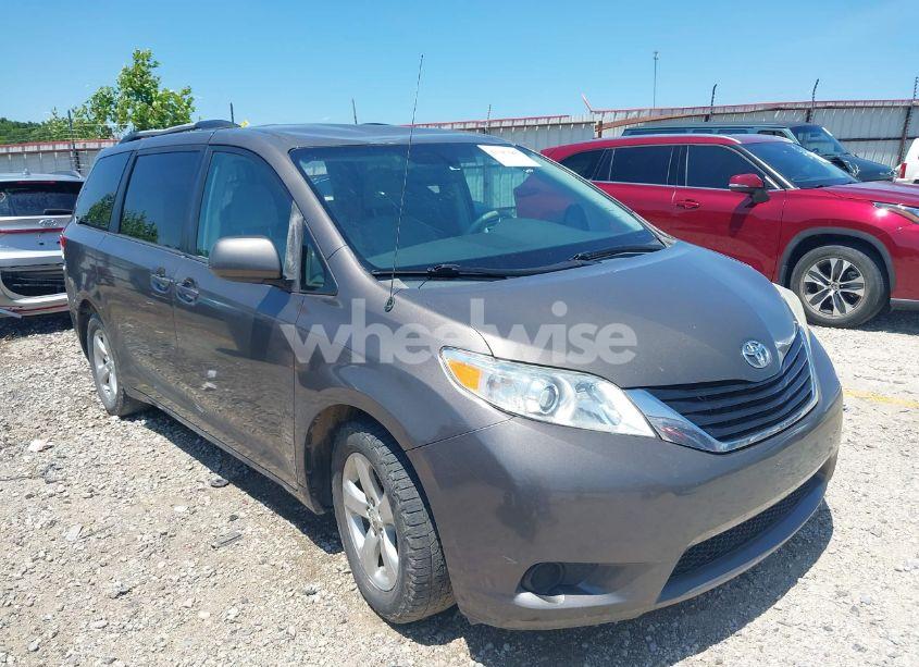 2011 Toyota Sienna LE V6/LE V6 AUTO ACCESS SEAT (VIN 5TDKK3DC9BS011541) main photo