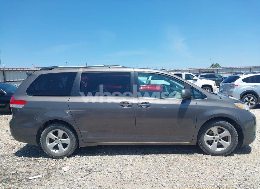 Photo 13 of 2011 Toyota Sienna LE V6/LE V6 AUTO ACCESS SEAT (VIN 5TDKK3DC9BS011541)