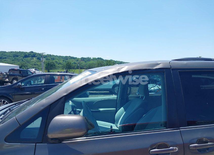 Photo 18 of 2011 Toyota Sienna LE V6/LE V6 AUTO ACCESS SEAT (VIN 5TDKK3DC9BS011541)