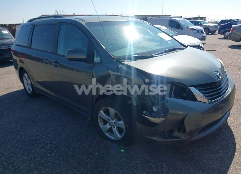2011 Toyota Sienna LE V6 (VIN 5TDKK3DC9BS012415) main photo