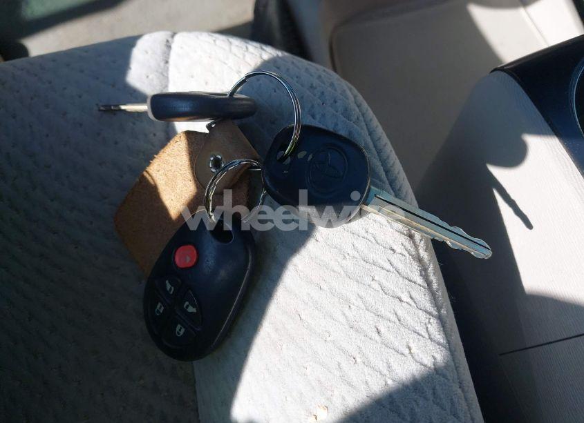 Photo 11 of 2011 Toyota Sienna LE V6 (VIN 5TDKK3DC9BS012415)