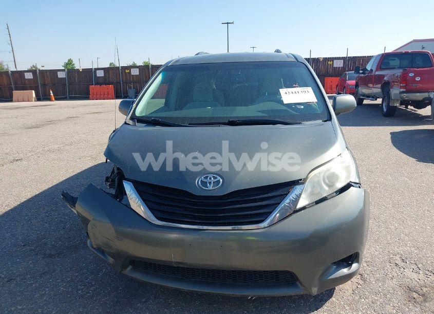 Photo 12 of 2011 Toyota Sienna LE V6 (VIN 5TDKK3DC9BS012415)