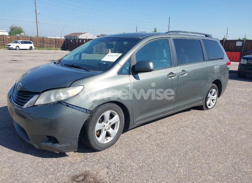 Photo 2 of 2011 Toyota Sienna LE V6 (VIN 5TDKK3DC9BS012415)