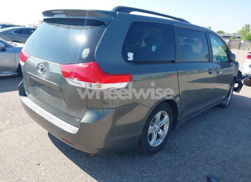 Photo 4 of 2011 Toyota Sienna LE V6 (VIN 5TDKK3DC9BS012415)
