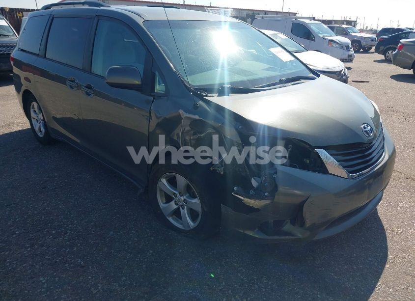 Photo 6 of 2011 Toyota Sienna LE V6 (VIN 5TDKK3DC9BS012415)