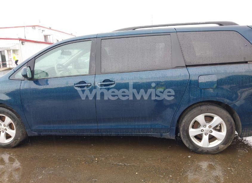 Photo 14 of 2011 Toyota Sienna LE V6 (VIN 5TDKK3DC9BS069522)