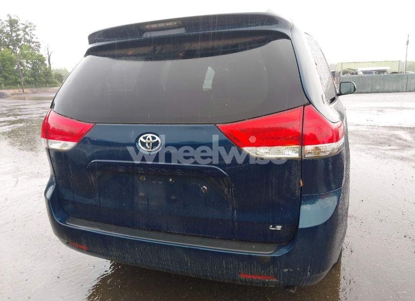 Photo 16 of 2011 Toyota Sienna LE V6 (VIN 5TDKK3DC9BS069522)