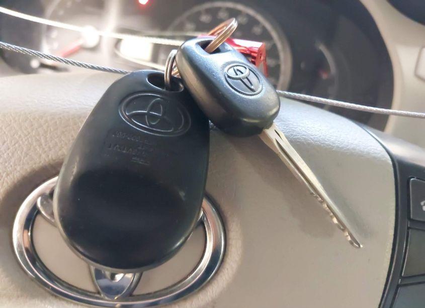 Photo 11 of 2011 Toyota Sienna LE V6 (VIN 5TDKK3DC9BS103040)