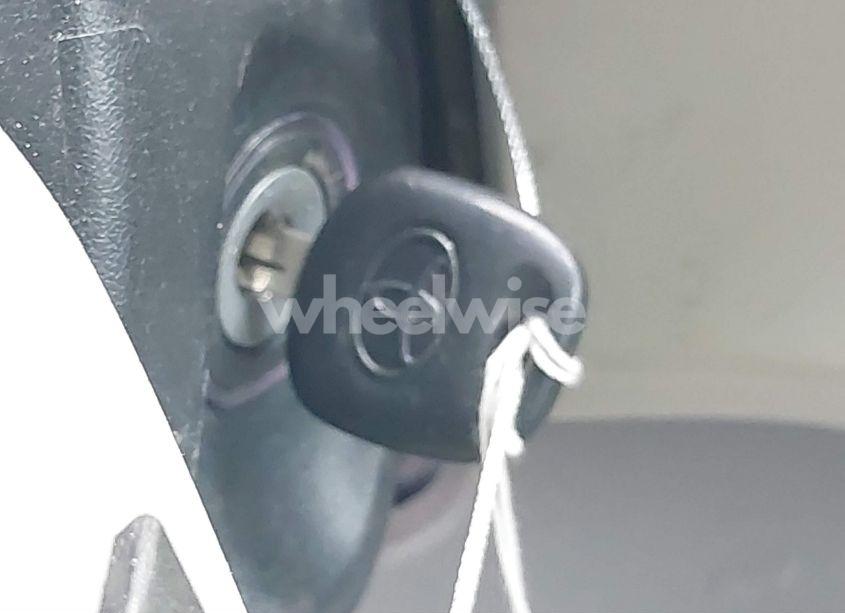 Photo 11 of 2011 Toyota Sienna LE V6 (VIN 5TDKK3DC9BS106813)