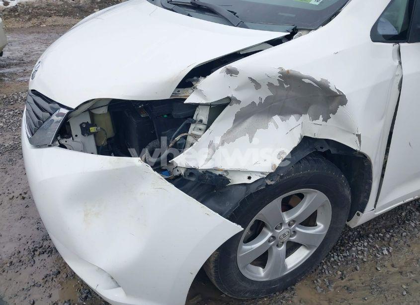 Photo 6 of 2011 Toyota Sienna LE V6 (VIN 5TDKK3DC9BS106813)