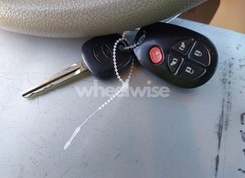 Photo 11 of 2011 Toyota Sienna LE V6 (VIN 5TDKK3DC9BS117827)