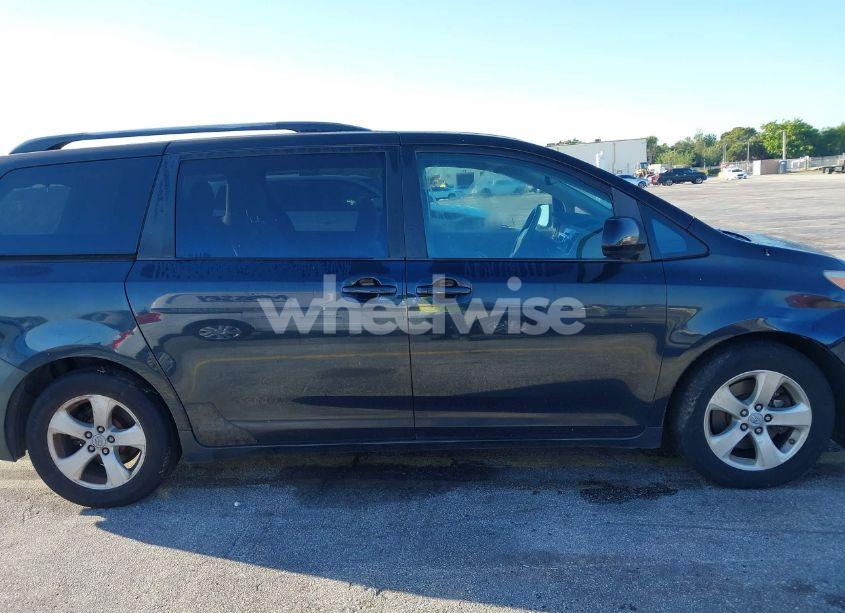 Photo 13 of 2011 Toyota Sienna LE V6 (VIN 5TDKK3DC9BS117827)