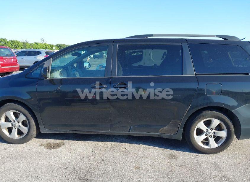 Photo 14 of 2011 Toyota Sienna LE V6 (VIN 5TDKK3DC9BS117827)
