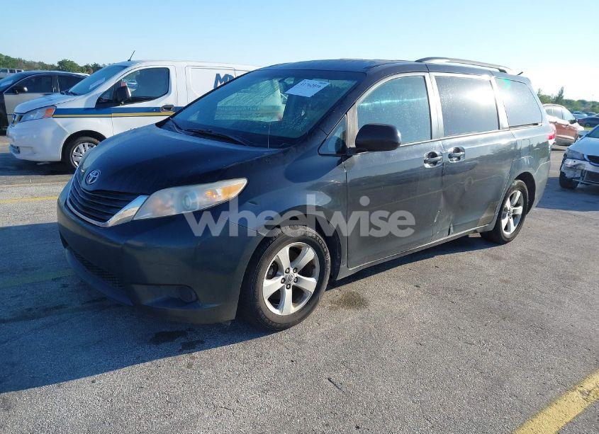 Photo 2 of 2011 Toyota Sienna LE V6 (VIN 5TDKK3DC9BS117827)