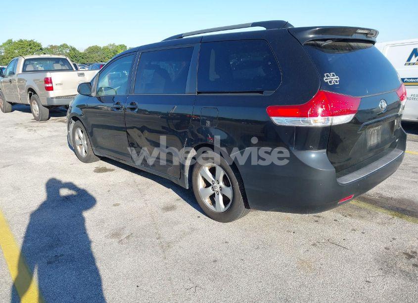 Photo 3 of 2011 Toyota Sienna LE V6 (VIN 5TDKK3DC9BS117827)