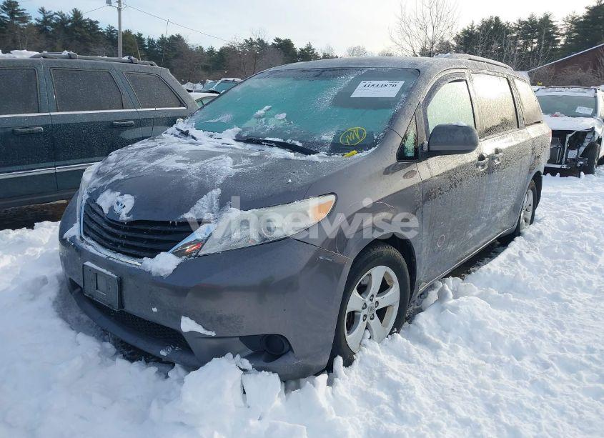 Photo 2 of 2011 Toyota Sienna LE V6 (VIN 5TDKK3DC9BS117956)