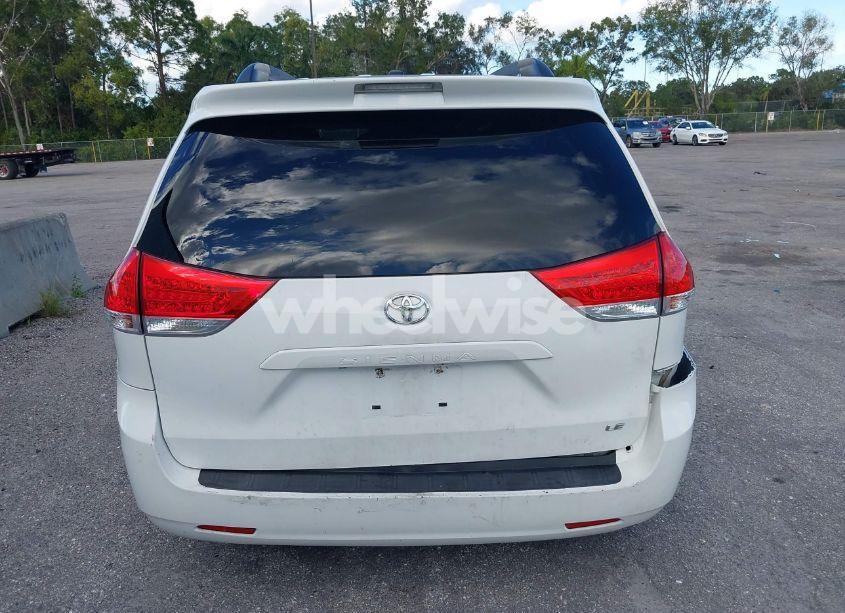 Photo 17 of 2011 Toyota Sienna LE V6 (VIN 5TDKK3DC9BS127399)