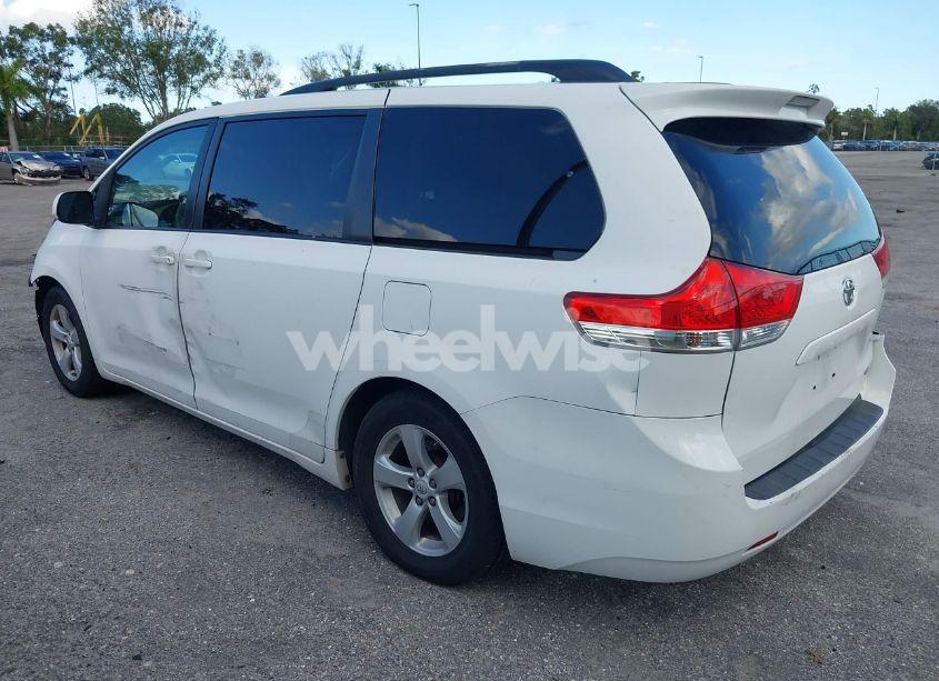 Photo 3 of 2011 Toyota Sienna LE V6 (VIN 5TDKK3DC9BS127399)