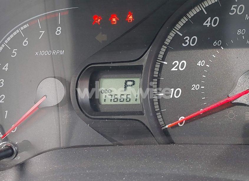 Photo 7 of 2011 Toyota Sienna LE V6 (VIN 5TDKK3DC9BS127399)