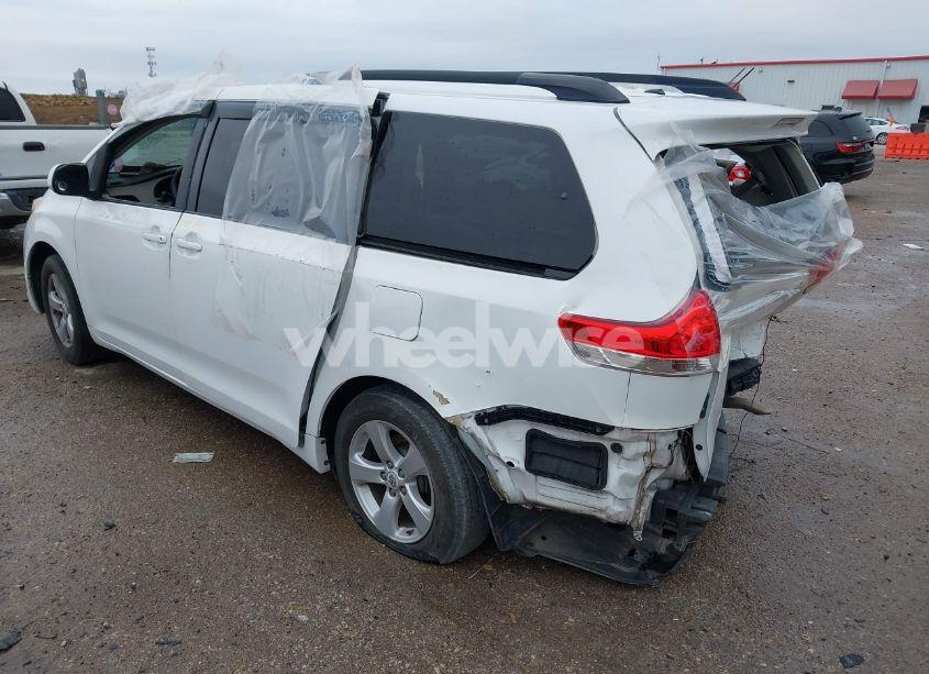 Photo 3 of 2011 Toyota Sienna LE V6 (VIN 5TDKK3DC9BS135728)