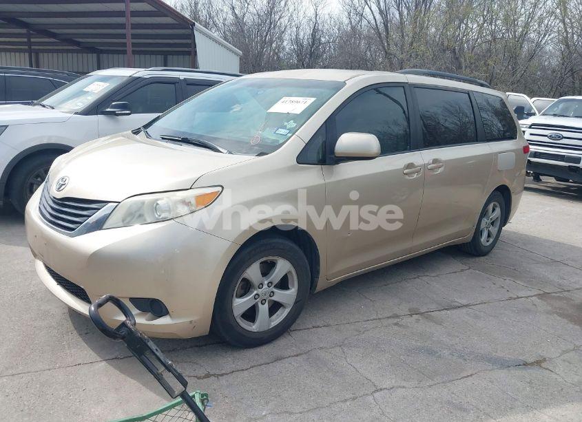 Photo 2 of 2011 Toyota Sienna LE V6 (VIN 5TDKK3DC9BS159009)